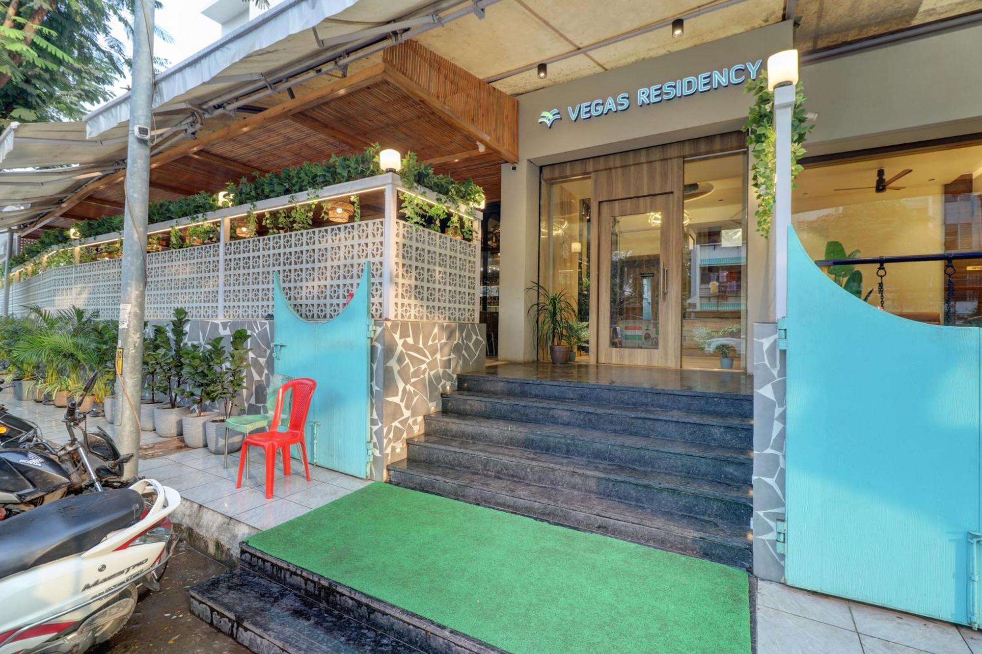 Vegas Residency Hotel Kalyan Exterior photo